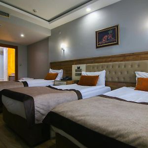 Grand Zara Hotel